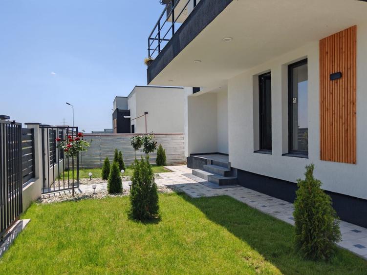 Casă individuală cu 4 camere cu Piscina în Berceni