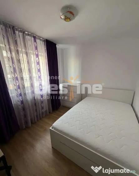 Apartament cu 2 camere decomandat în Tractorul