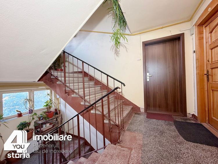Apartament cu 4 camere decomandat în Boul Roșu