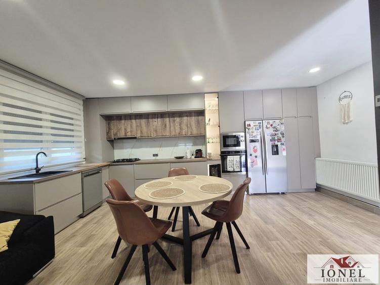 Casă individuală cu 3 camere cu Teren 1439 Mp în Est