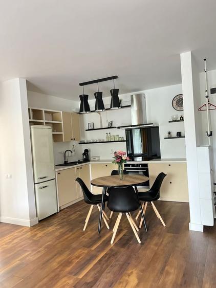 Apartament cu 2 camere semidecomandat, mobilat în Zorilor