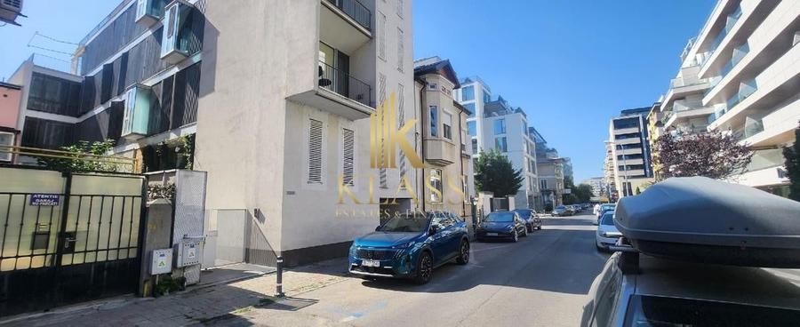 Apartament cu 3 camere decomandat, mobilat în Victoriei