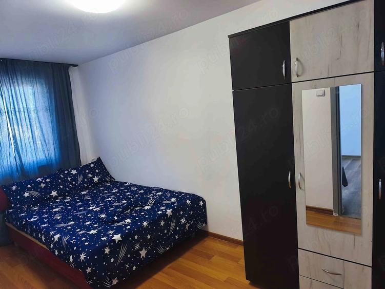 Apartament cu 3 camere semidecomandat în Central