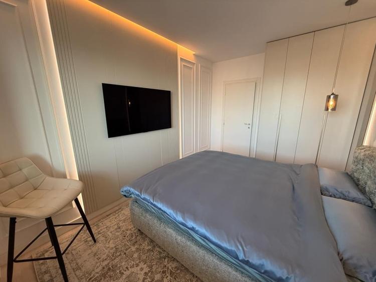 Apartament cu 3 camere decomandat, mobilat în Nicolina