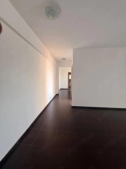 Apartament cu 3 camere decomandat în Independenței