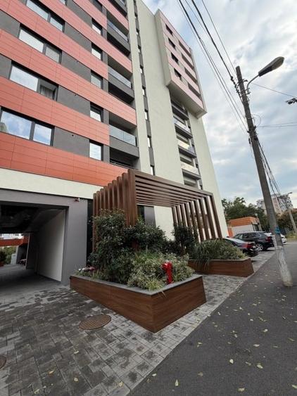 Apartament cu 2 camere decomandat, mobilat în Republicii