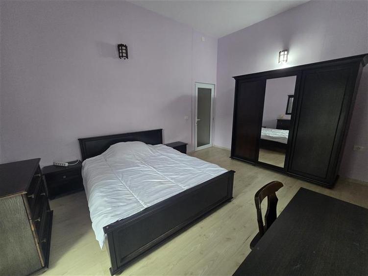 Apartament cu 3 camere decomandat, mobilat în Delfinariu