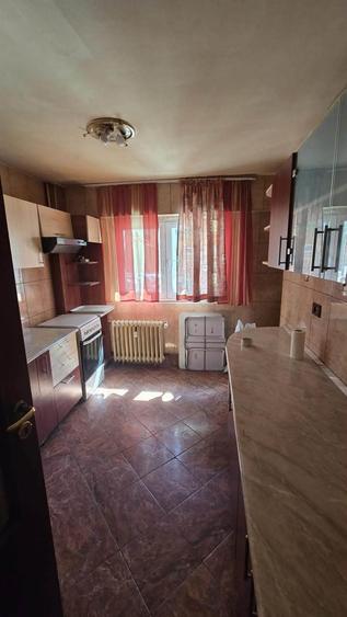 Apartament cu 4 camere decomandat în Dristor