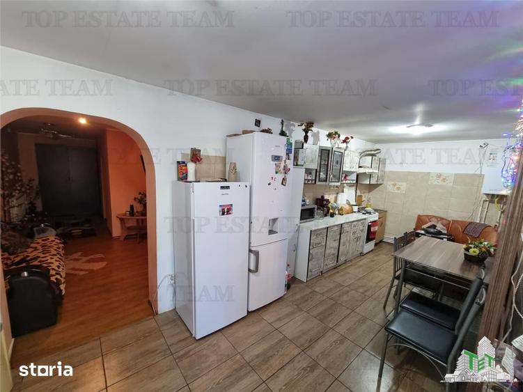 Casă cu 6 camere cu Teren 606 Mp în Valu lui Traian