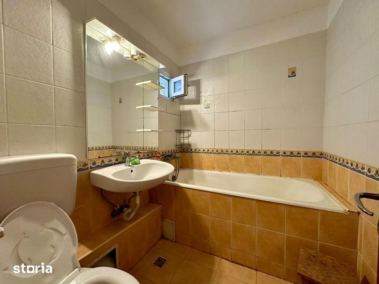 Apartament cu 3 camere decomandat în Drumul Taberei