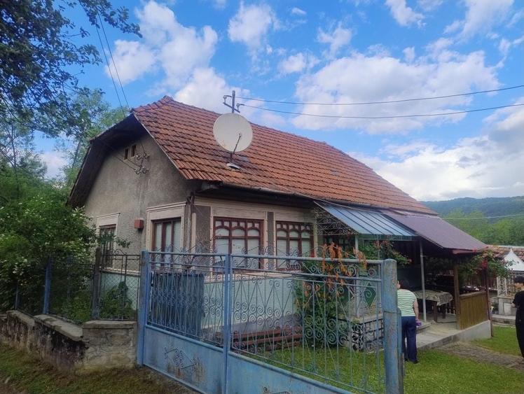 Casă cu 3 camere în Central