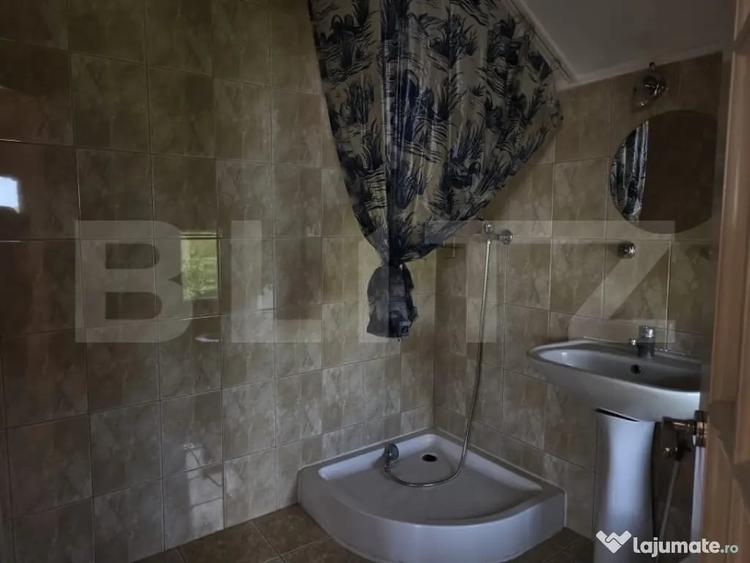 Casă cu 7 camere cu Teren 1535 Mp în Vetiș