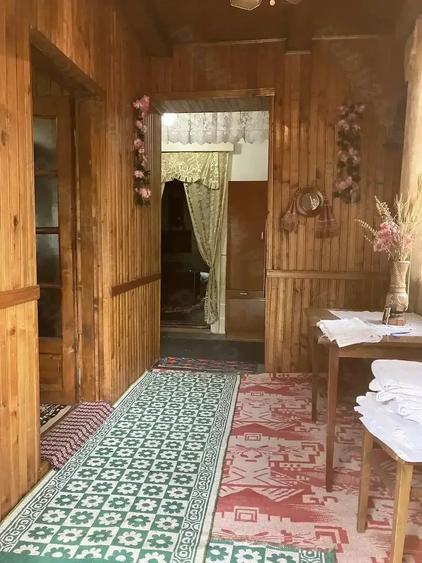 Casă cu 4 camere cu Teren 1322 Mp în Săvârșin