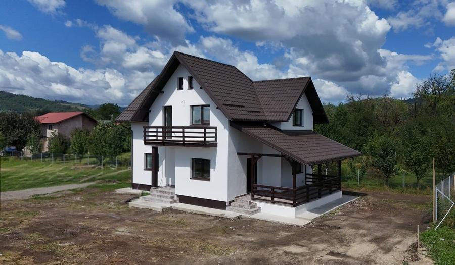 Casă individuală cu 4 camere cu Canalizare în Brebu Mânăstirei