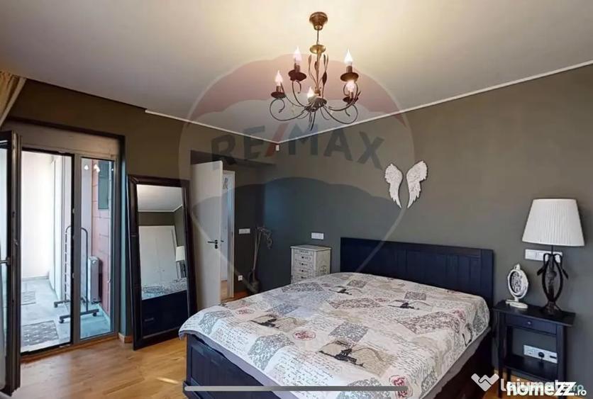 Apartament cu 3 camere semidecomandat în Sisești