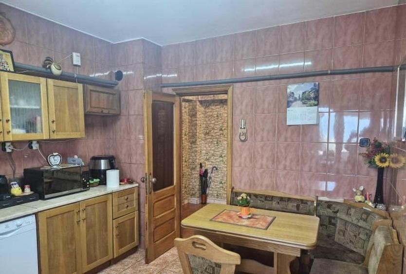 Apartament cu 4 camere decomandat în ICIL