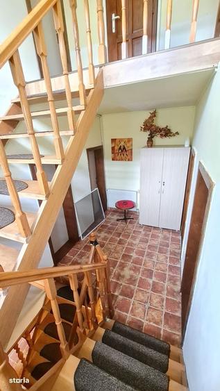 Casă cu 4 camere în Lotrioara