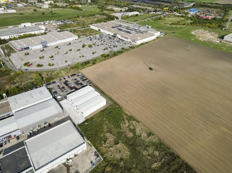 Teren Construcții intravilan de 3045 mp, în Giroc