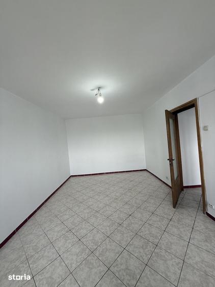 Apartament cu 2 camere decomandat în Crângași
