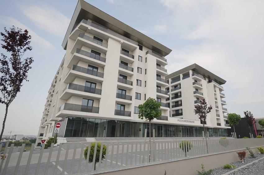Spațiu comercial, de 1,100 mp, în Exterior Vest