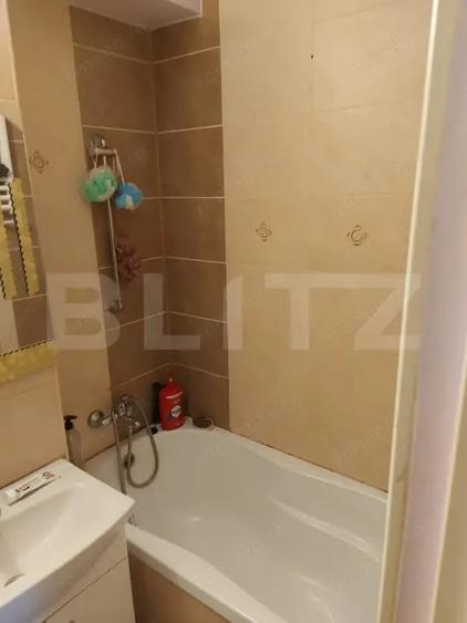 Apartament cu 3 camere decomandat, mobilat în Pandurilor