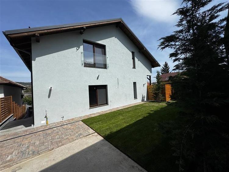 Duplex cu 4 camere cu Canalizare în Gruia