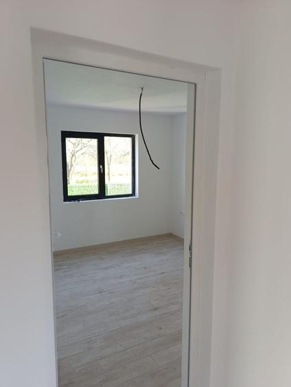 Casă cu 3 camere în Bascov