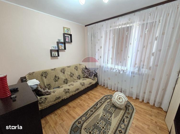 Apartament cu 3 camere decomandat în Sud