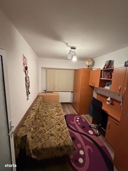 Apartament cu 3 camere, mobilat în Central