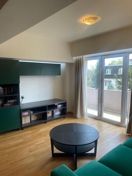 Apartament cu 3 camere decomandat, mobilat în Străulești