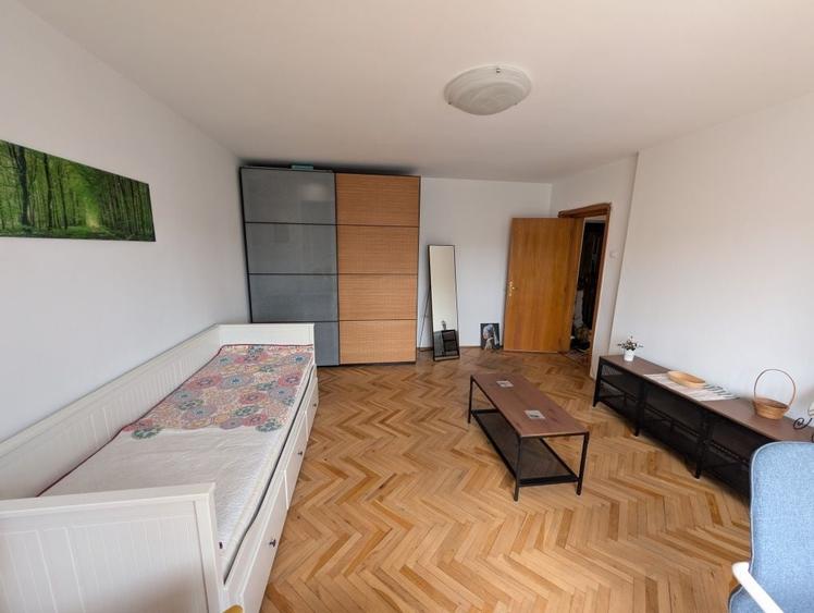 Garsonieră decomandată în Muncii