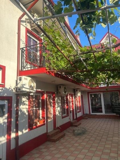 Casă individuală cu 20 camere cu Teren 313 Mp în Central