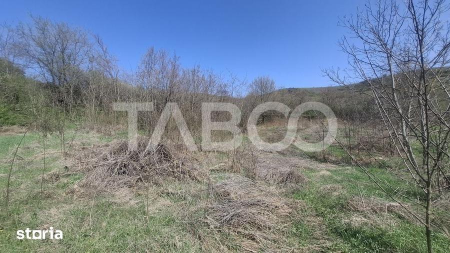 Teren de 1450 mp, în Slimnic