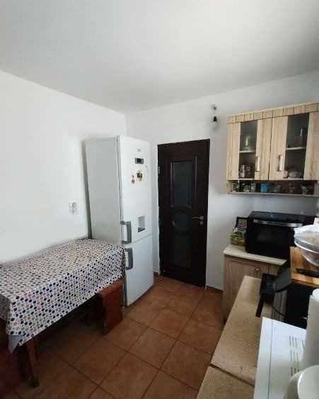 Apartament cu 2 camere decomandat în Războieni