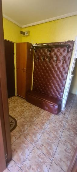 Apartament cu 3 camere decomandat, mobilat în Nerva Traian