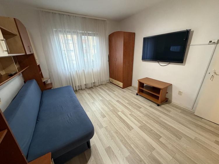 Garsonieră decomandată în Exterior Vest