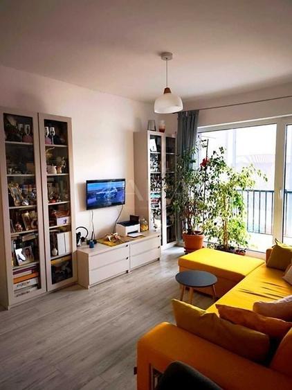 Apartament cu 2 camere semidecomandat, mobilat în Bună Ziua