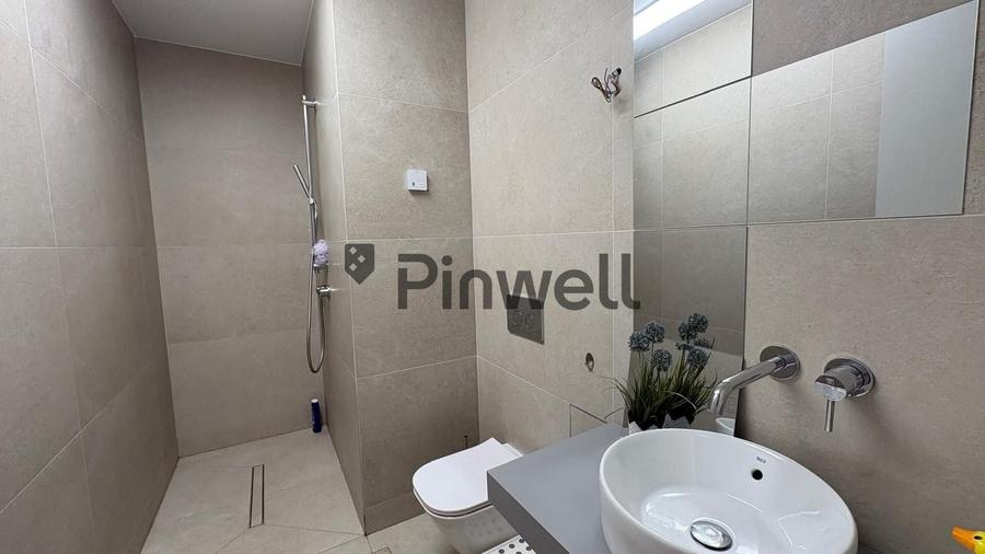 Casă individuală cu 4 camere cu Canalizare în Tunari