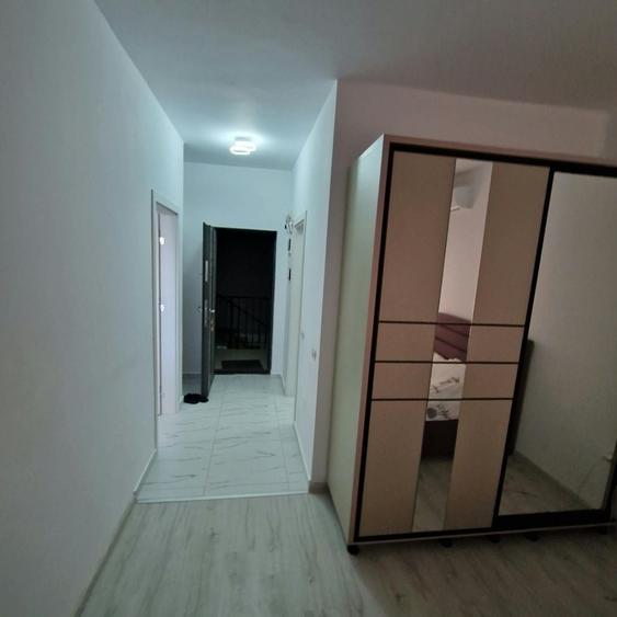 Garsonieră decomandată în Roșu
