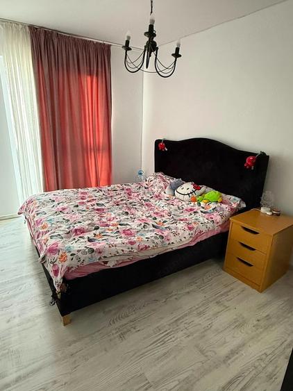 Apartament cu 3 camere decomandat în Lazaret