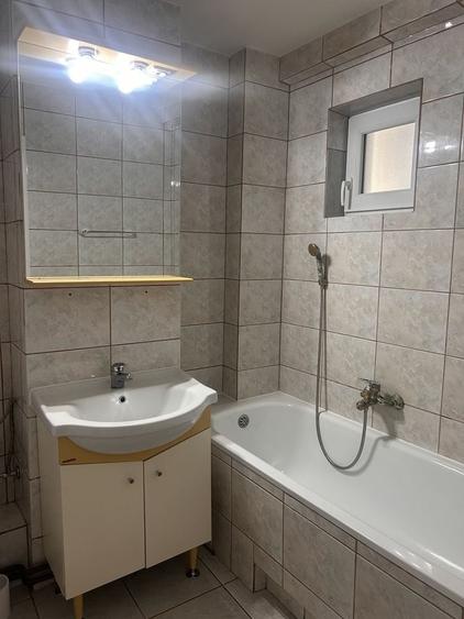 Apartament cu 3 camere decomandat în Dacia