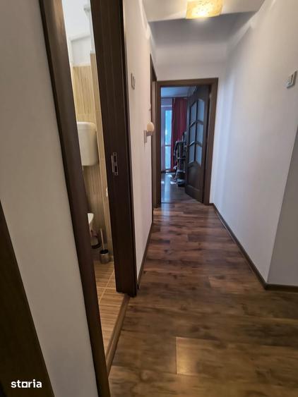 Apartament cu 4 camere semidecomandat în Tomis Nord