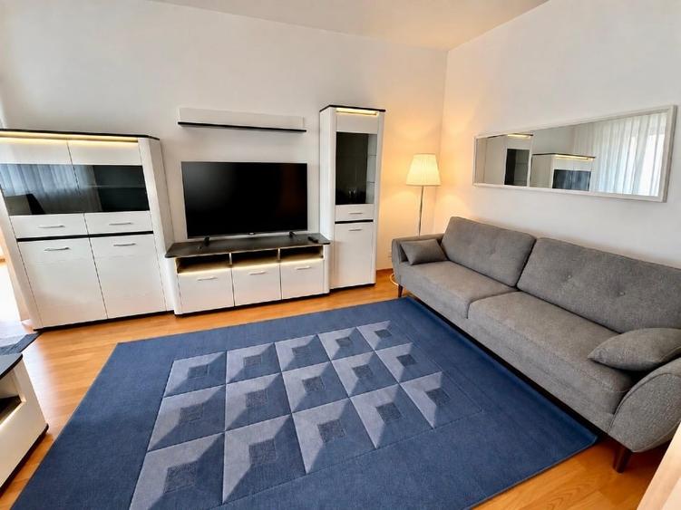 Apartament cu 3 camere, mobilat în Iancu Nicolae
