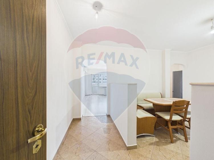 Apartament cu 3 camere decomandat, mobilat în Lujerului