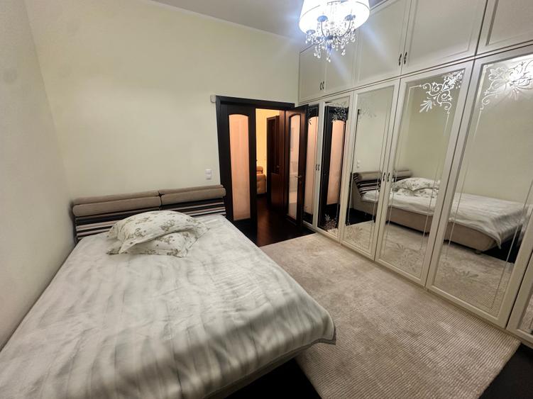 Apartament cu 4 camere semidecomandat în Primăverii