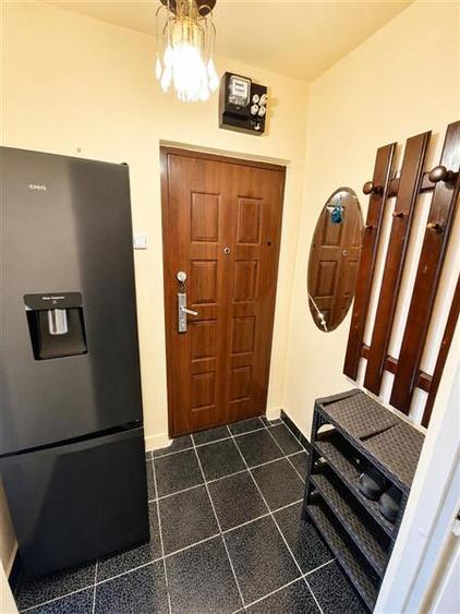 Apartament cu 2 camere semidecomandat, mobilat în Vlahuță