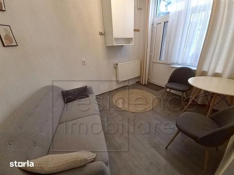 Garsonieră decomandată în Central