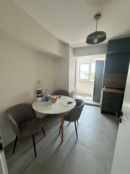 Apartament cu 3 camere decomandat, mobilat în Central