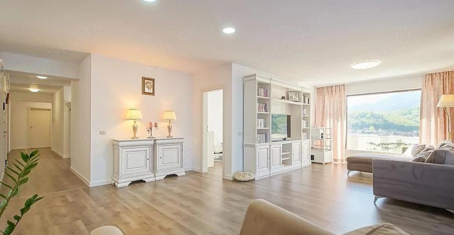 Apartament cu 5 camere decomandat, mobilat în Noua