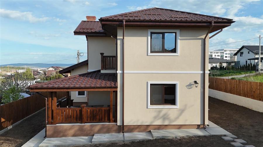Casă individuală cu 4 camere cu Canalizare în Valea Lupului